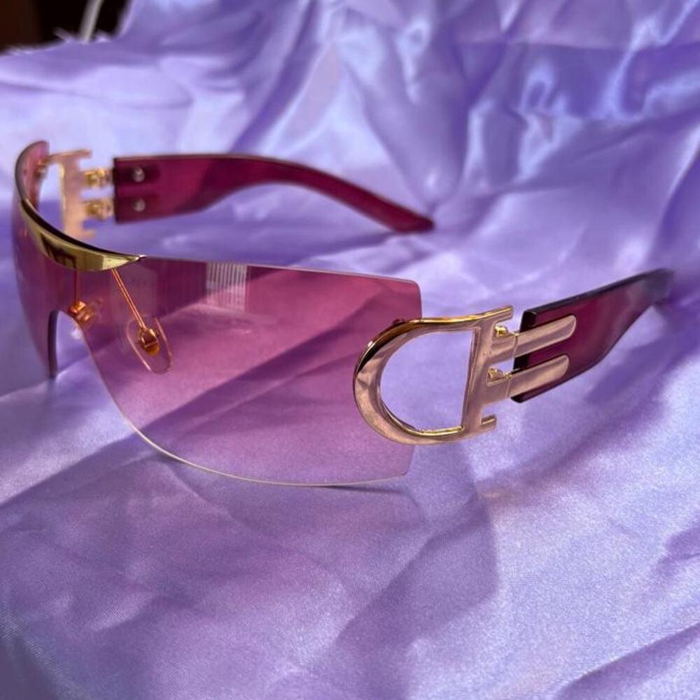 Y2K shield sunglasses with pink gradient lenses and gold-tone logo hardware - Picture 3 of 8